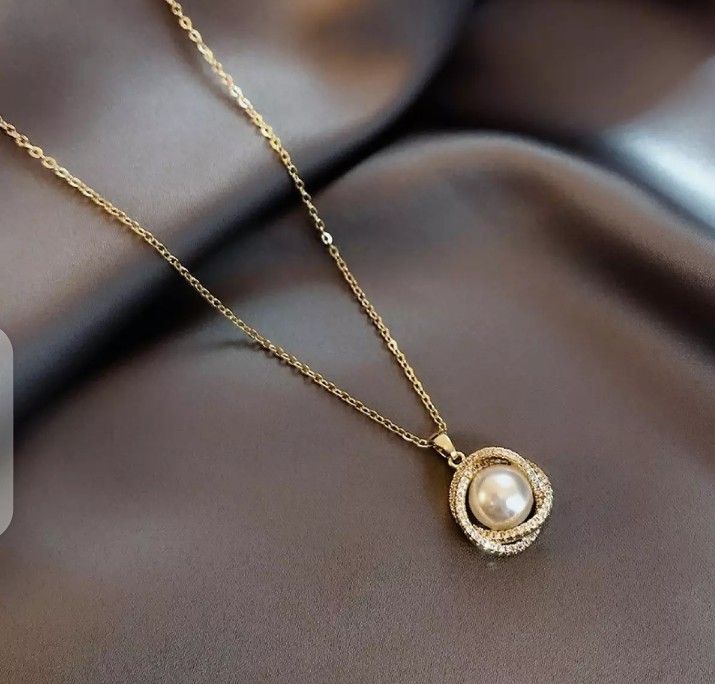 pearl/curb chain pandant