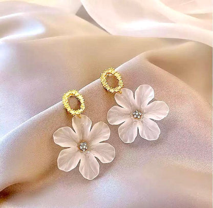White flower earring