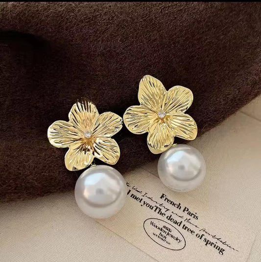Flower earring